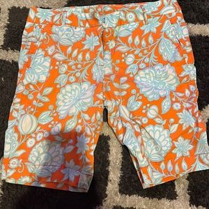 Beautiful Bermuda style shorts.